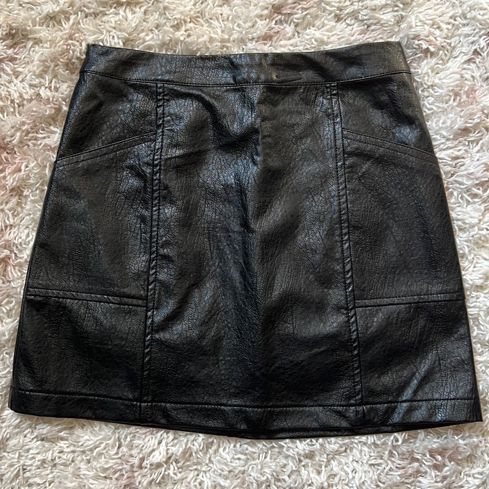 Girls faux leather skirt